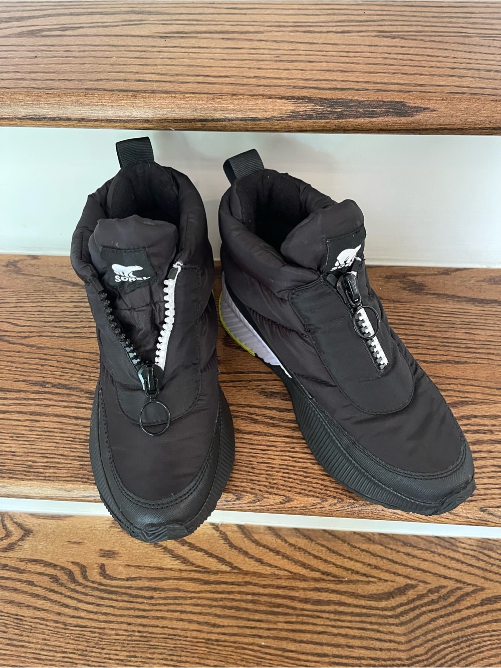 SOREL Women’s Black Zip-Up Winter Sneaker Boots